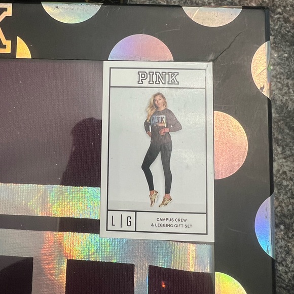 Victoria’s Secret Pink Long sleeve Campus Crew and legging gift Set Large - Picture 2 of 8